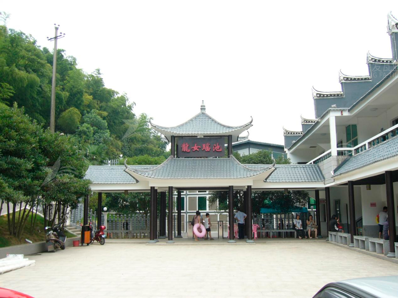 屋頂材料合成樹脂瓦和不銹鋼瓦哪個好？選擇很重要！