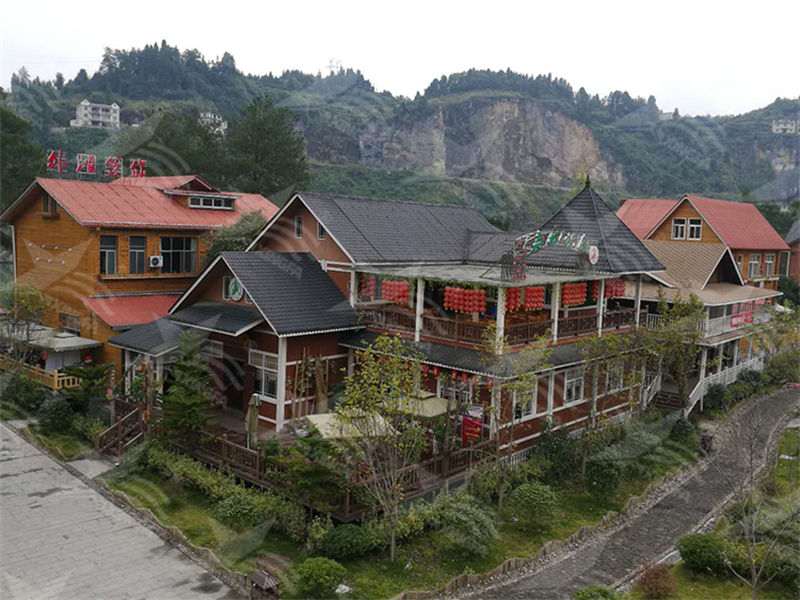選擇合成樹脂瓦，為南方屋頂雨季防水護航